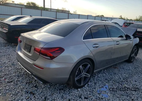 2019 Mercedes-Benz A 220 z USA, uszkodzony, nr VIN WDD3G4EB8KW013529